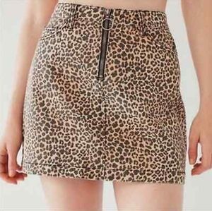 NWT ❗️ BDG XS size leopard cheetah mini skirt tan black front zip